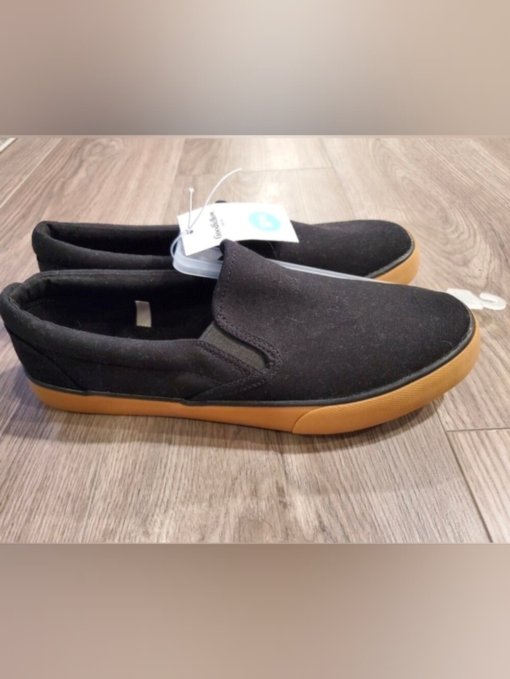 Shoes - Picture 2 of 3